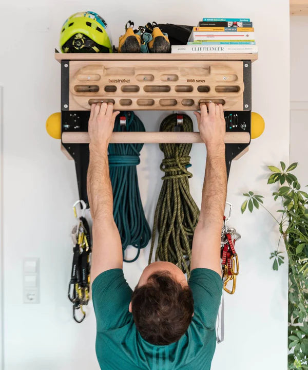 Klettertraining Zubehör – dieses Equipment dient als optimale Unterstützung beim Klettern und Bouldern