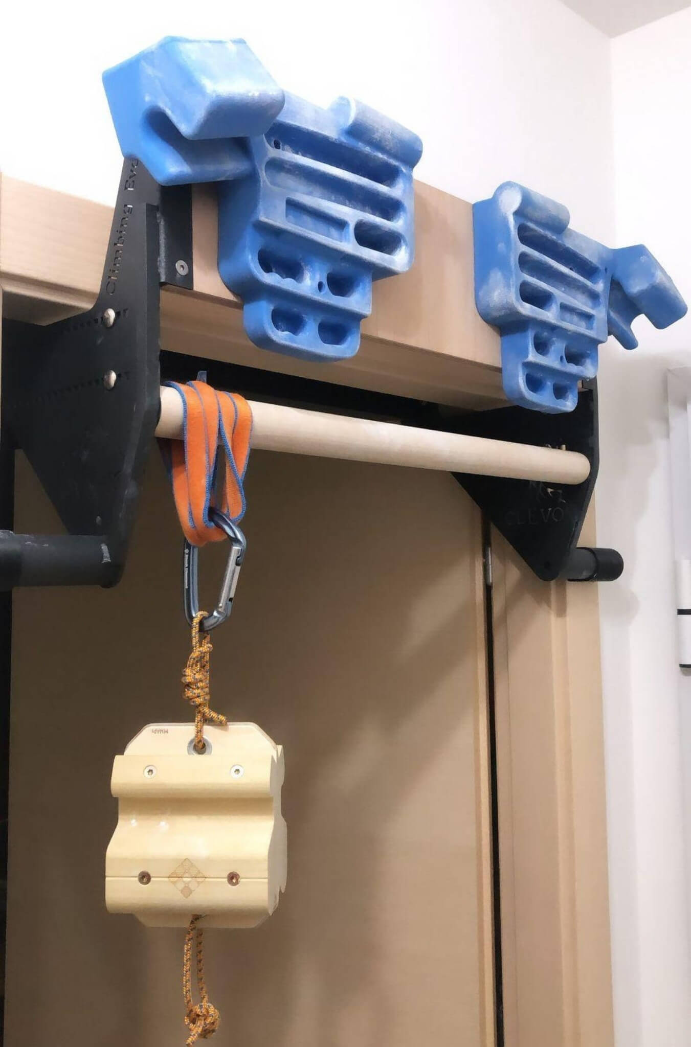 Bundle Clevo Door + Hangboard