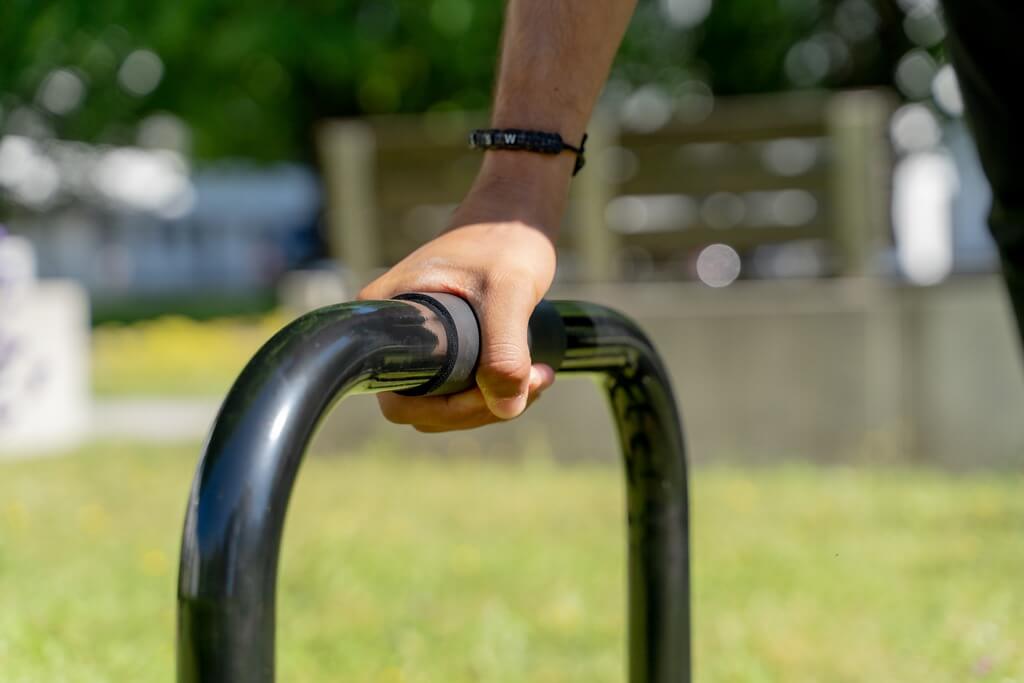 Steel parallettes, extra wide handle & non-slip