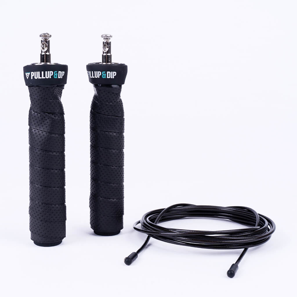 Skipping rope with professional ball bearing and non-slip grips - with adjustable rope length