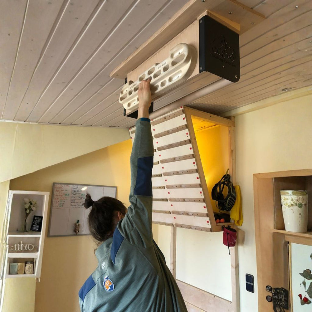 CLEVO S: Deckenbefestigung für Hangboard, Seitgriffe, Hangutensilien und Klimmzugstange