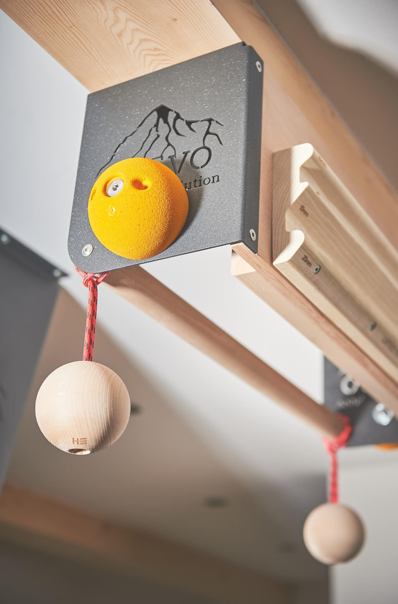 [B-marché] CLEVO S : fixation au plafond pour hangboard, poignées latérales, ustensiles de suspension et barre de traction