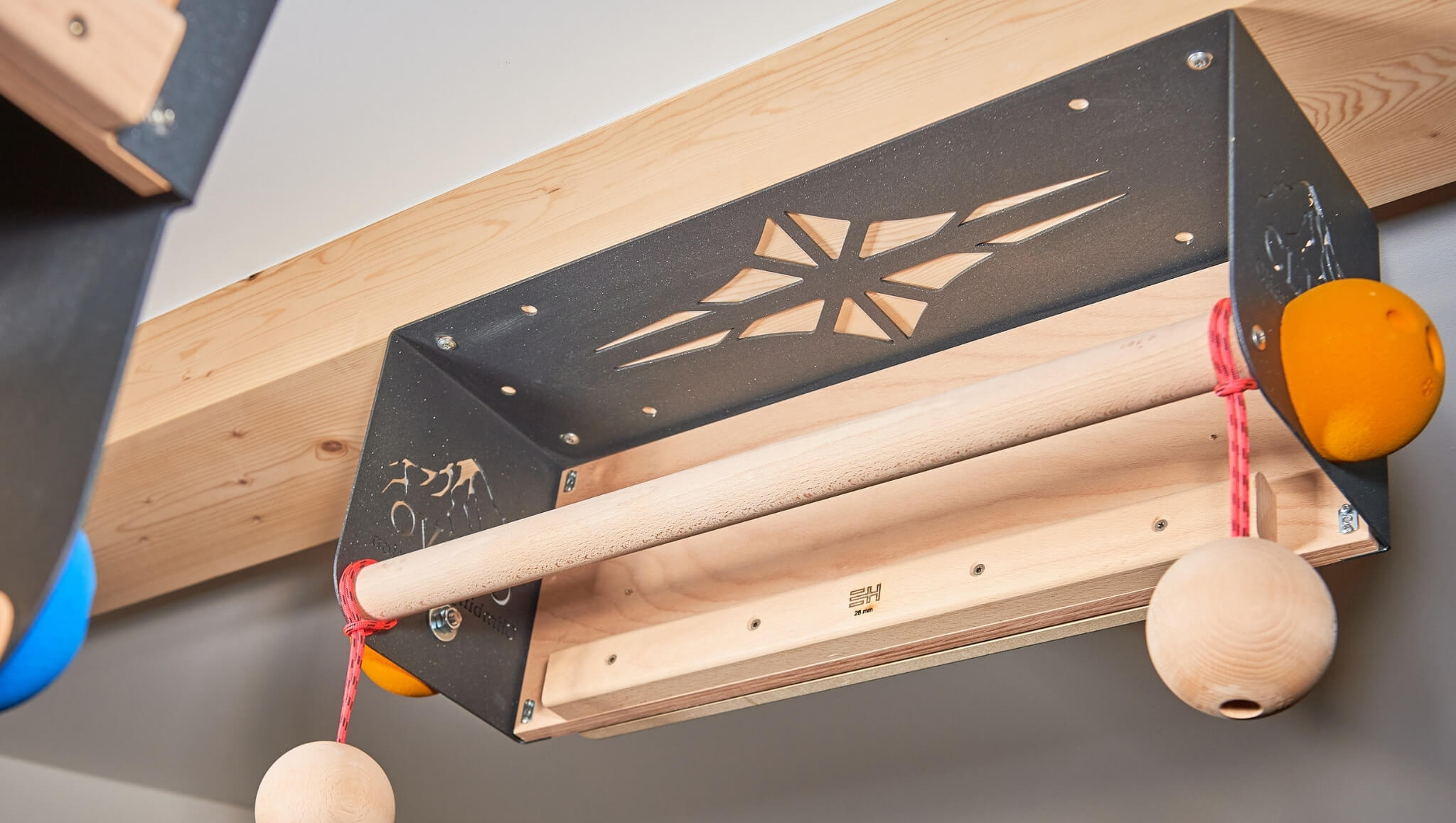 CLEVO S : fixation au plafond pour hangboard, poignées latérales, ustensiles de suspension et barre de traction