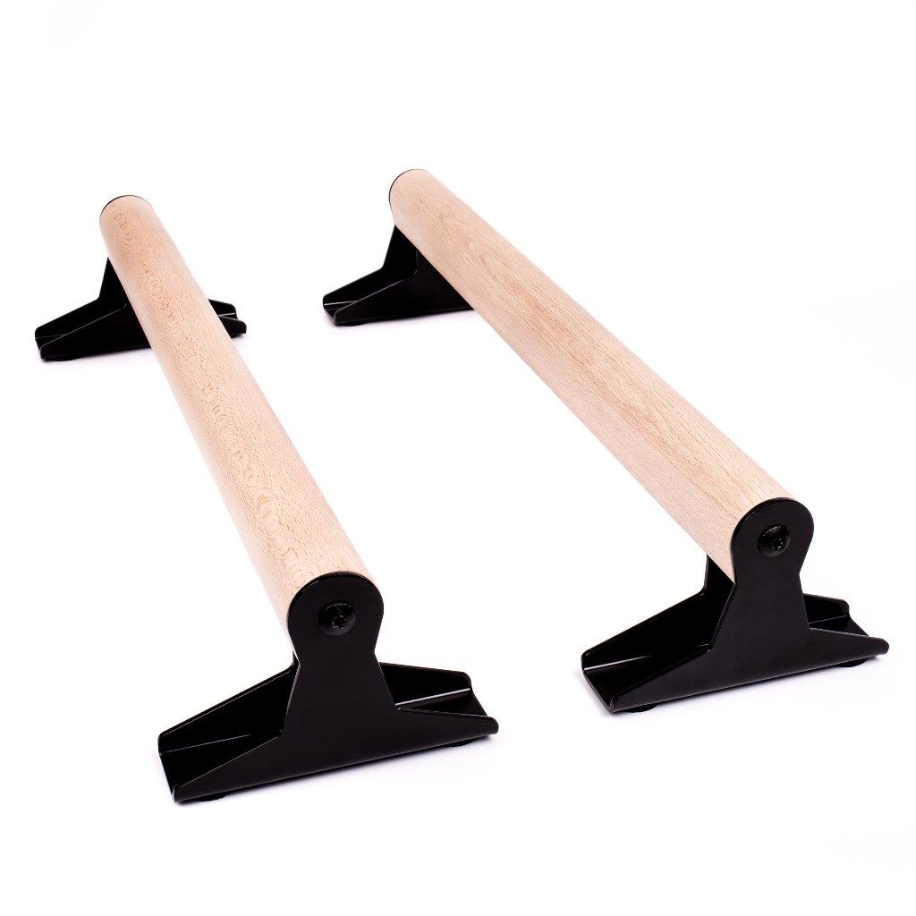 Wooden parallettes with ergonomic handle, low or medium version